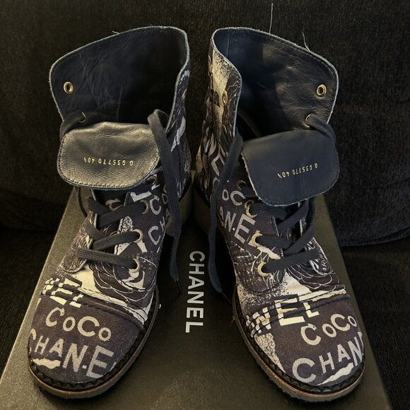 WOMEN 100% AUTHENTIC LACEUP PRINTED SUEDE CALFSKIN CHANEL WHITE/NAVY BLUE BOOTS - Picture 10 of 14